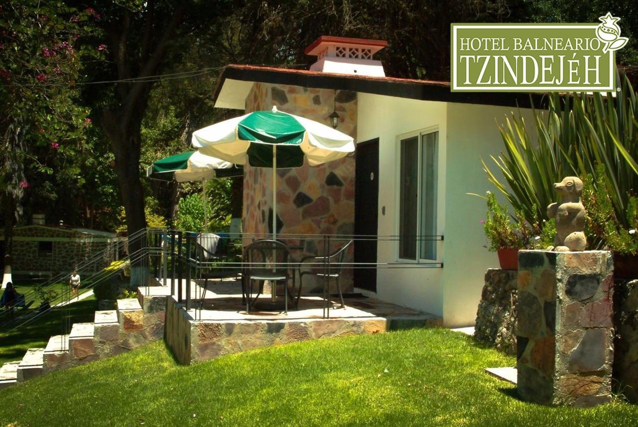 Hotel Balneario Tzindejeh Tasquillo Exterior photo